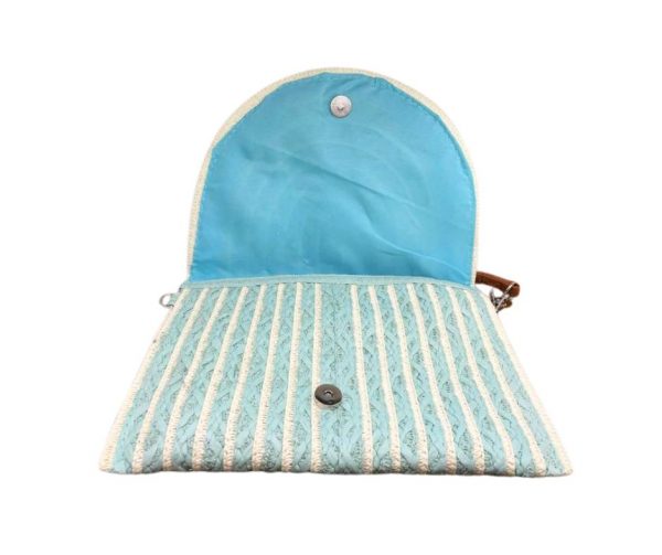 pochette en paille bleu et blanc ouverte occizen
